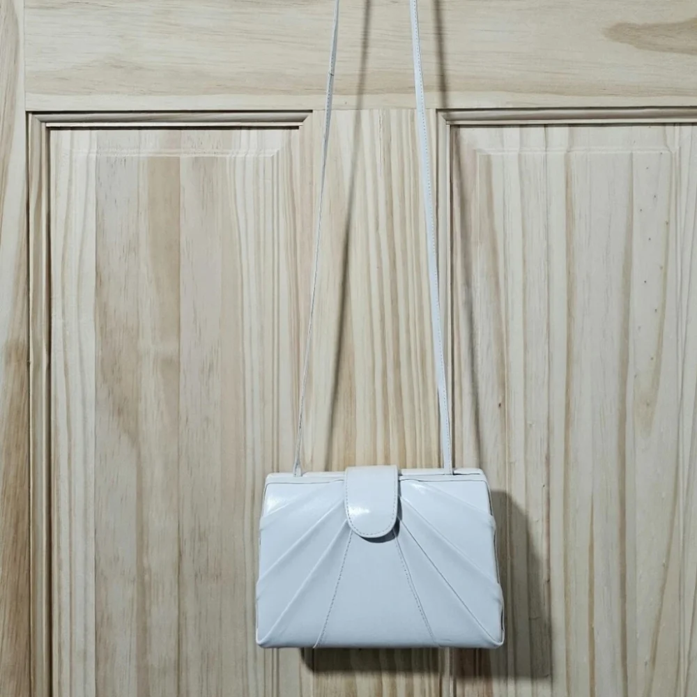 Vtg Lisette New York‎ Women's Leather White Clutch Shoulder Strap Bag